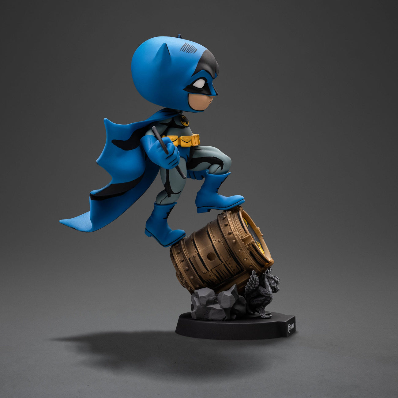 batman-mini-co-batman-on-bat-signal-blue-pvc-figur image 4
